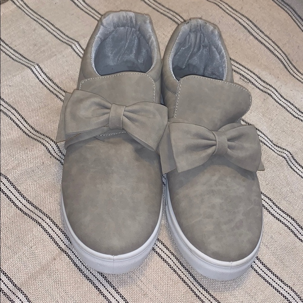 Bow tie shoes